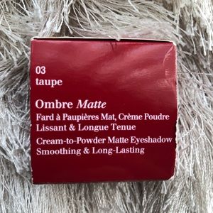 Clarins cream-to-Powder matte eyeshadow